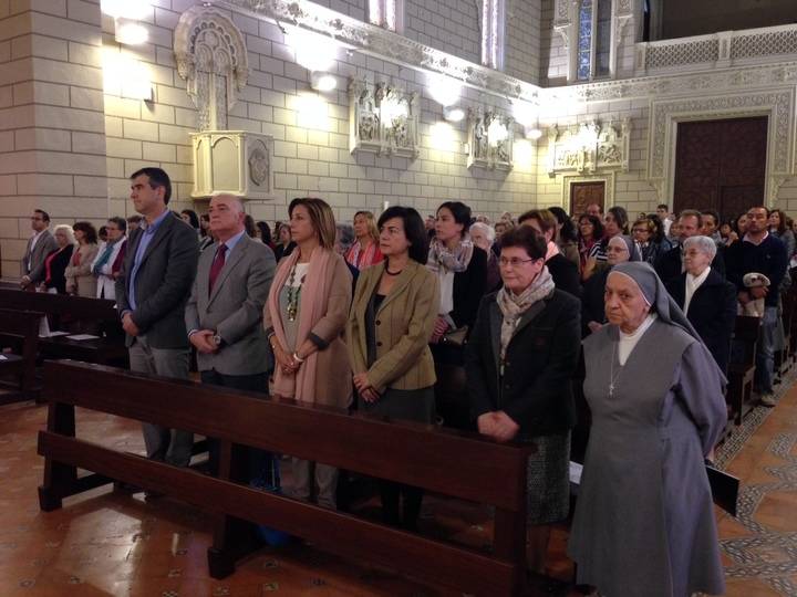Antonio Román inaugura la I Feria de Asociaciones y asiste a la eucaristía de la Duquesa de Sevillano