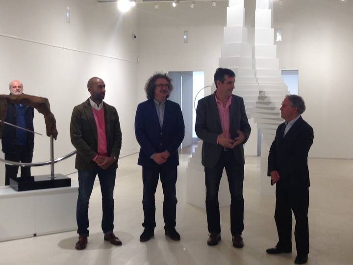 El alcalde de Guadalalajara inaugura la Exposición de Roque Carmona
