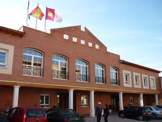 Cabanillas baja el canon del bar de la Casa de la Cultura para que alguien quiera quedárselo