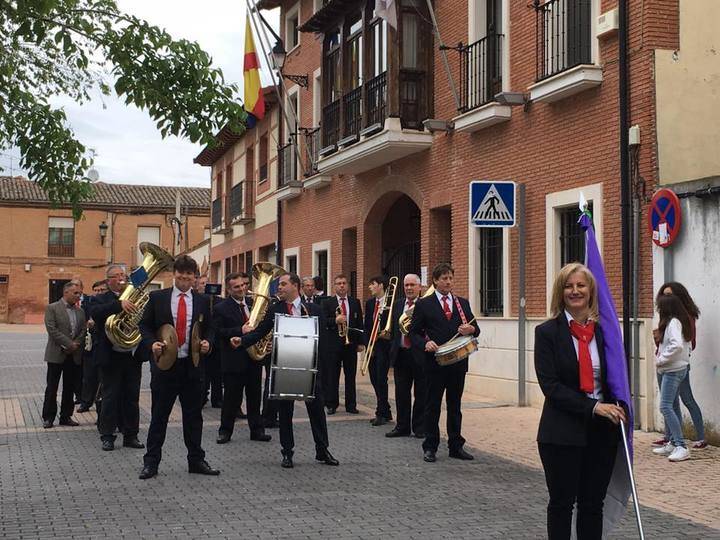 El Concierto de Bandas consiguió recaudar más de 400 euros para la AECC en Alovera