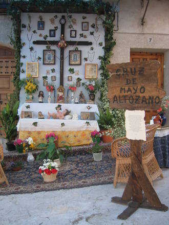 Los barrios de Pastrana vivirán con alegría en plena calle su fiesta de las Cruces de Mayo
