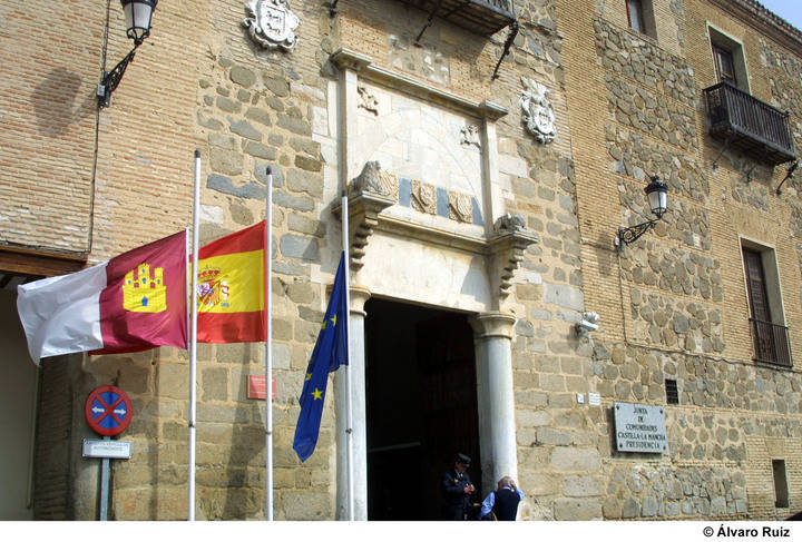 ‘Cabreo’ en CSIF por el “no” de Page y Podemos a pagar lo que falta de la extra de 2012