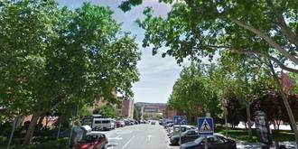 Cuatro individuos atracan a dos personas con una botella rota como arma en Los Manantiales