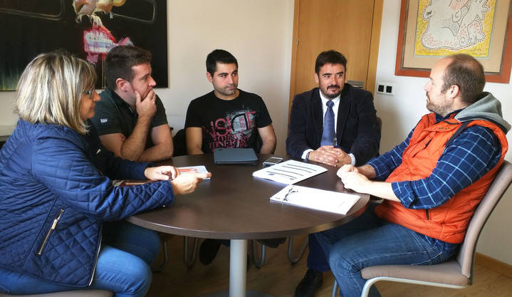 Ciudadanos comienza a mediar en la cuestión de los autobuses de Marchamalo