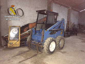 La Guardia Civil detiene a dos personas en relación con un robo cometido en una nave agrícola de Muduex