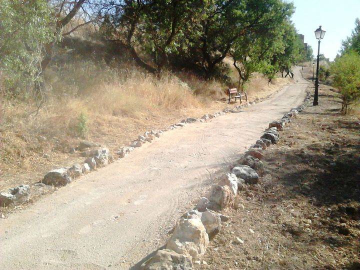 Yebes acondiciona e ilumina el camino que conecta el sector 10 con la Urbanización San Bartolomé