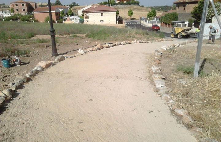 Yebes acondiciona e ilumina el camino que conecta el sector 10 con la Urbanización San Bartolomé