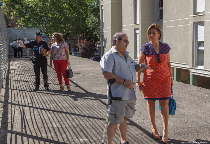 Encarnación Jiménez visita La Rambla antes de la rehabilitación integral