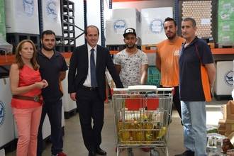 El delegado de la Junta agradece a los voluntarios del Banco de Alimentos la “impagable labor” que llevan a cabo en la provincia 