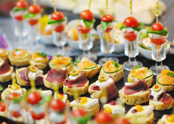 Ganemos saca los colores al PSOE de Ciudad Real por un Cóctel VIP para cargos públicos