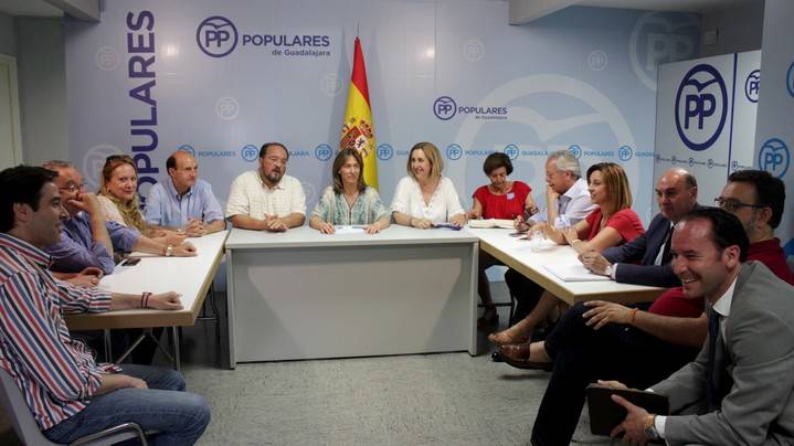 Ana Guarinos: “El convenio sanitario con Madrid que firmó Cospedal es garantía para nuestra salud; solo quien está instalado en la soberbia, como el gobierno socialista, puede querer eliminarlo”
