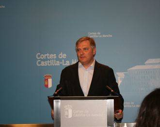 Cañizares llama a Page “caradura” por “vender humo y destruir todo lo bueno que hizo el PP”