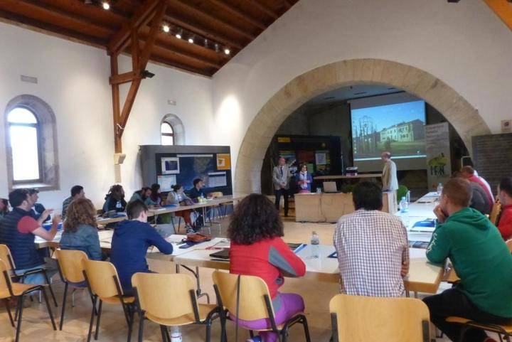 La Diputación continúa impulsando la creación de empleo a través del oficio resinero