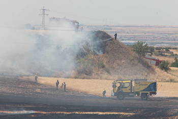 Ecologistas piden a la Junta que tome medidas para que las cosechadoras no sigan siendo la principal causa de incendios forestales