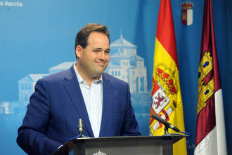 Núñez acusa a Page de volver a las andadas del déficit, el derroche y las facturas en los cajones