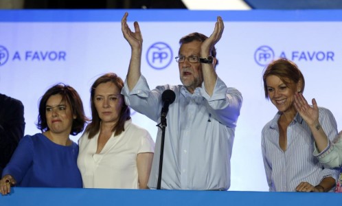 La mayoría de los españoles cree que el PSOE debe abstenerse para que gobierne Rajoy 