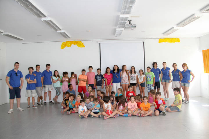 El campamento urbano de verano de Quer tendrá al inglés, el ocio acuático y los libros de otros mundos como protagonistas