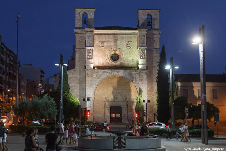 La fachada principal de San Ginés se teñirá de rosa