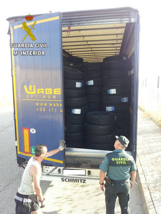 La Guardia Civil detiene a cinco personas en Cabanillas por robar nueumáticos