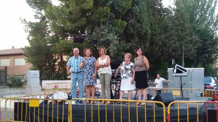 La tradicional verbena popular del Cerro del Pimiento congregó el sábado a numeroso público