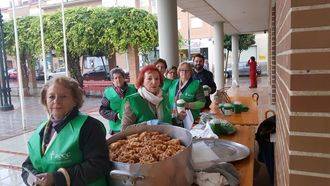 Las Mujeres de Cabanillas colaboran con la AECC en el Día contra el Cáncer de Mama