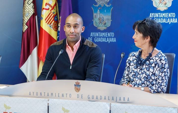 La 20ª edición de los Viernes de los Cuentos recupera las dos sesiones de las de antes y el estreno mundial del espectáculo La Poesía Anda por las Calles