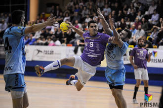 BM Guadalajara gana a Cangas por la mínima en un partido atípico