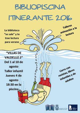 La bibliopiscina anima a la lectura en verano a los bañistas de ocho urbanizaciones de Valdeluz