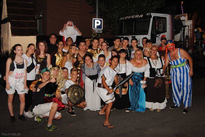 Los Robins se hicieron con el primer premio en el Desfile de Carrozas de Alovera