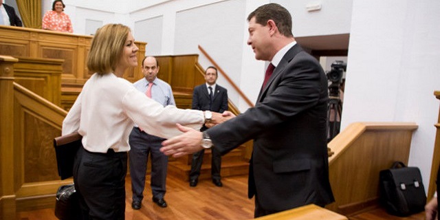 Cospedal ofrece su apoyo al PSOE, tras la ruptura del acuerdo con Podemos, para permitir la gobernabilidad de Castilla-La Mancha