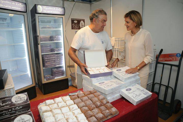 Cospedal ensalza el valor artístico y patrimonial de la artesanía de la región y destaca la importancia de impulsar este sector