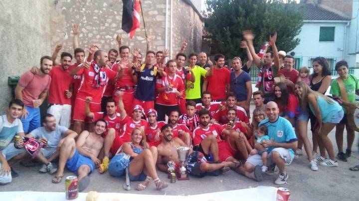 Mandayona gana su sexto torneo de fútbol Alto Henares