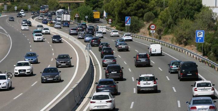 Retenciones y cortes de tráfico en Andalucía y Madrid por el retorno del puente de agosto