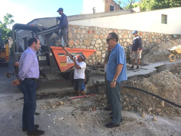 La Diputación destina casi 500.000 euros en obras de pavimentación y mejora de la red de abastecimiento