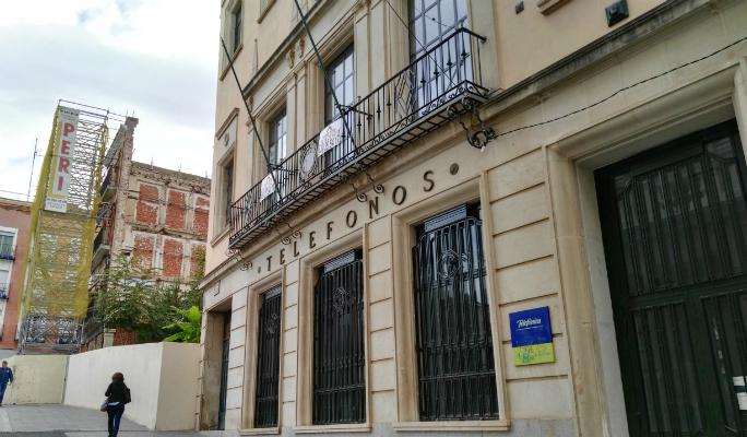 El Colegio de Aparejadores estudia comprar el edificio de Telefónica en Guadalajara