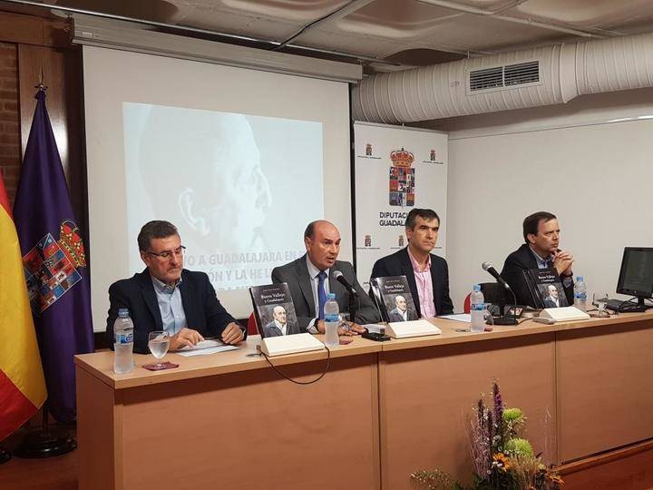 La Diputación edita ‘Buero Vallejo y Guadalajara’ de Jesús Orea