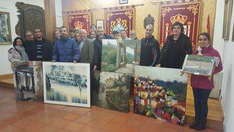 La lluvia no impidió que el color inundase este domingo las calles de Horche