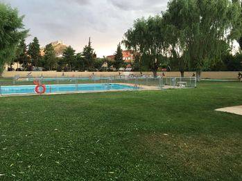 Las piscinas municipales de Jadraque estrenan decoración coincidiendo con el Interpueblos de Natación