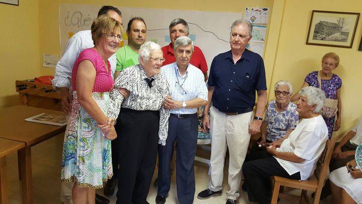 Tamajón homenajea a Lucía Cuevas, la maestra centenaria nacida en Palancares
