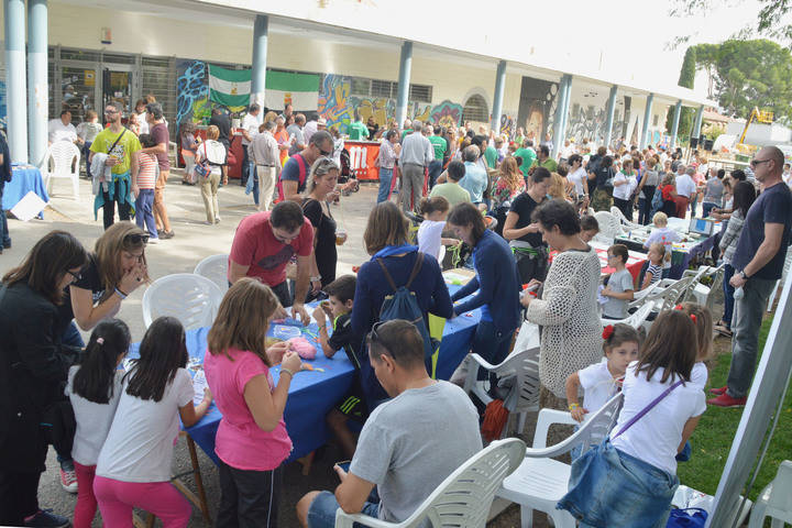Un millar de personas participaron en la 'VIII Jornada por la Convivencia' en Azuqueca