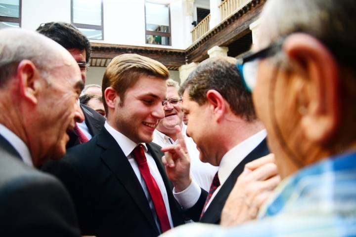 García Molina ha afirmado que las declaraciones del portavoz regional no le parecen 'ni medio decentes como declaraciones de un Gobierno socialista'. 'Me parecen una falta de respeto'