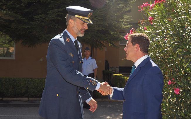 Page dice a Pedro Sánchez que le esperan 