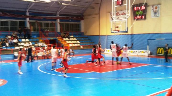 El Isover Basket Azuqueca gana gustando y gustándose