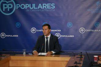 Velázquez denuncia los graves problemas que habrá en el inicio del curso escolar y la incertidumbre del sector de la educación