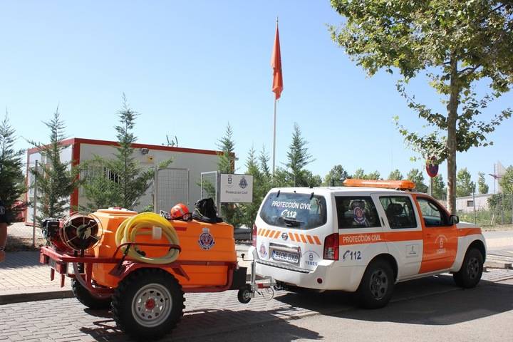 Yebes entrega una cuba cisterna de 1.000 litros de capacidad a la agrupación de Protección Civil