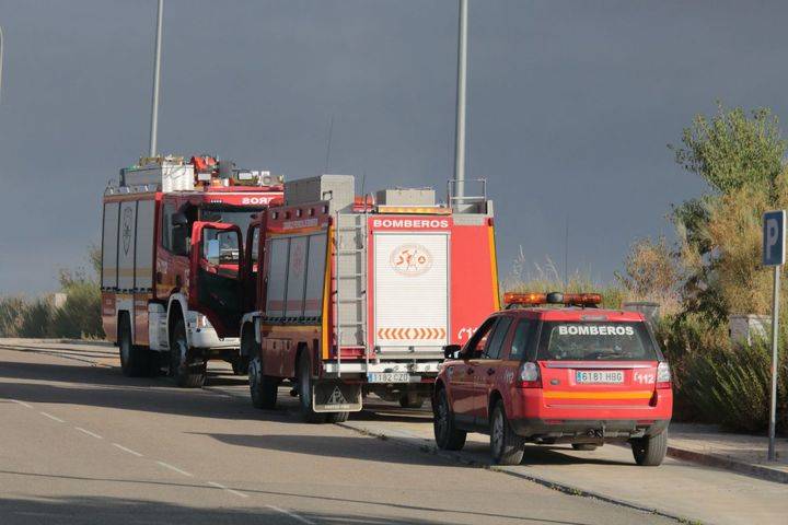 Latre señala como clave el trabajo del personal de la Diputación para dar por extinguido el incendio de Chiloeches