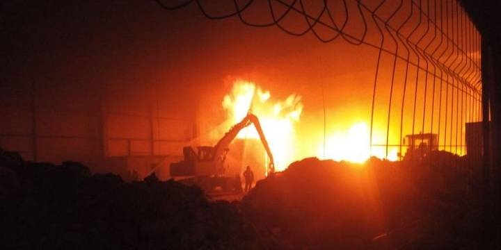 Otro incendio industrial en Chiloeches: Ahora, una planta de tratamiento de pan