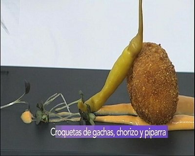 CROQUETA DE GACHAS, CHORIZO Y PIPARRA