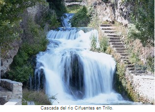 Cascada del río Cifuentes en Trillo.