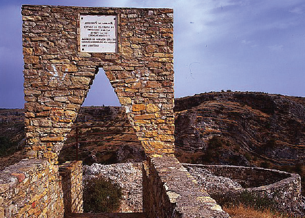 Mirador_Felix_rodriguez_de_la_Fuente Mirador_Felix_rodriguez_de_la_Fuente
